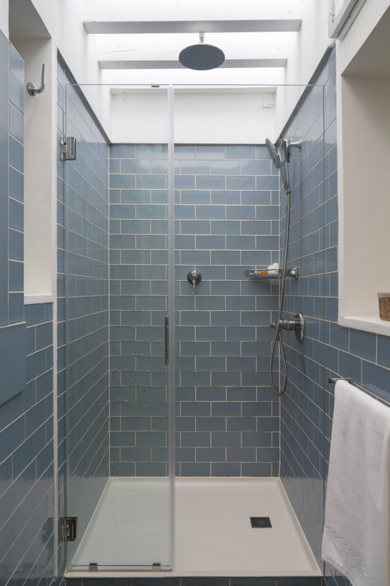 40 Small Bathroom Ideas 2025: Stylish & Space-Saving Designs for a ...