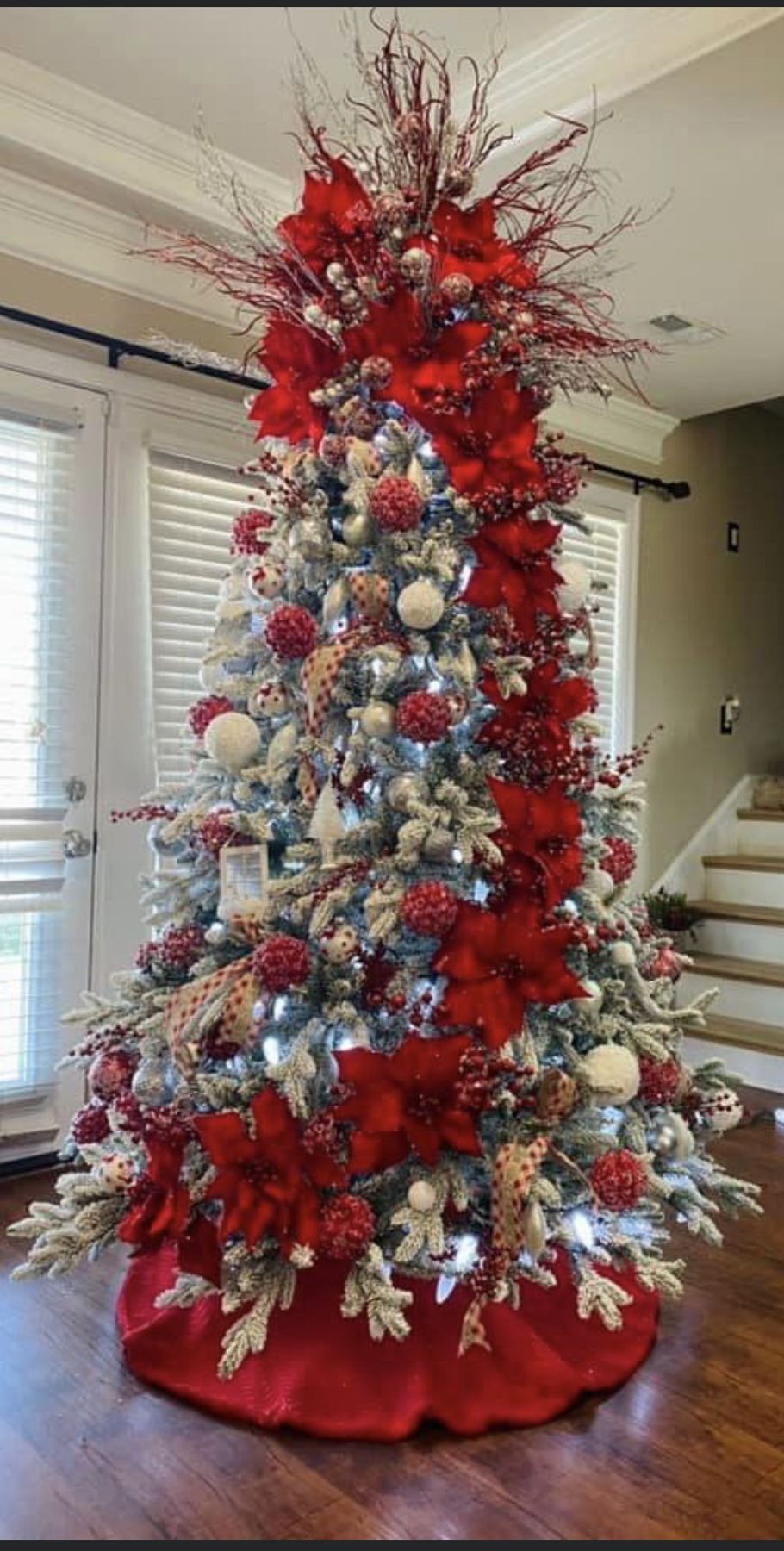10 Ft Christmas Tree With Red & White Floral Design - Shrih Management