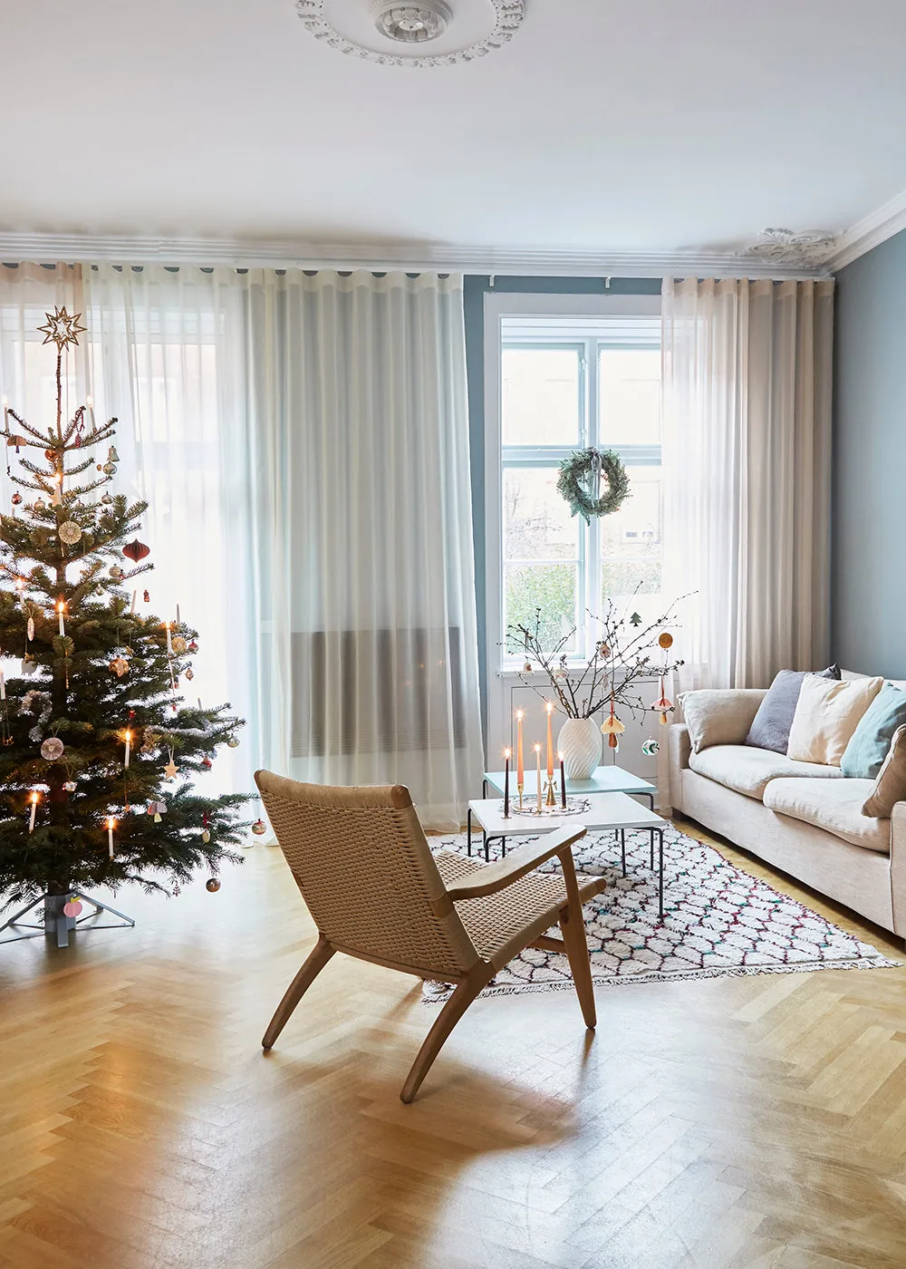 10 Scandi style secrets for your living room at Christmas