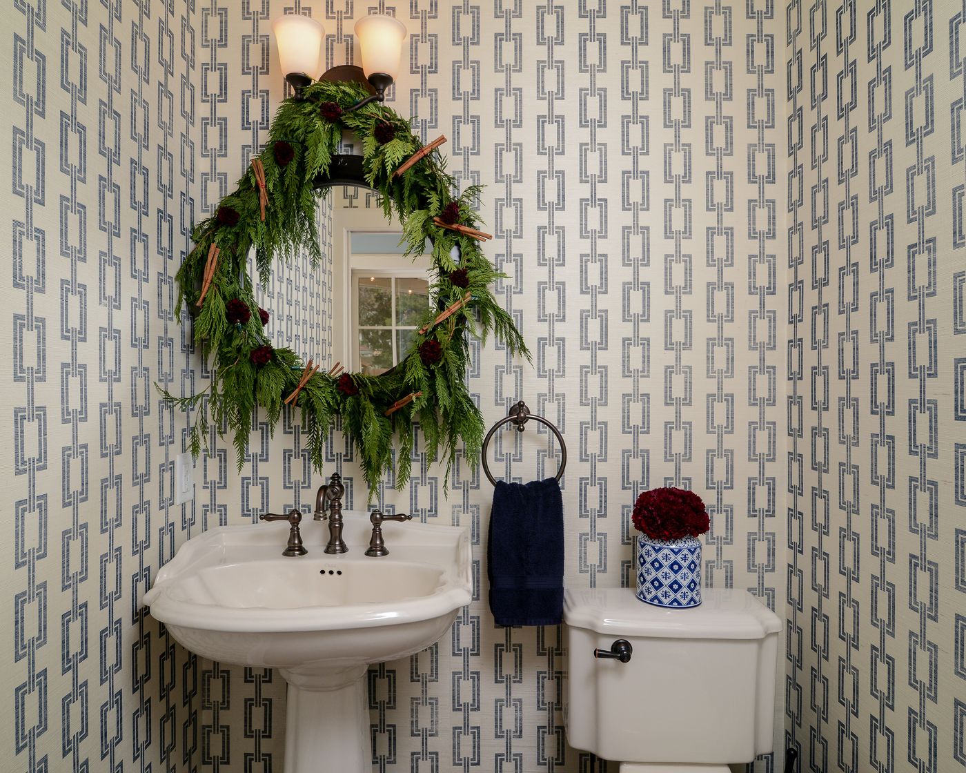 10 Tips to Style Your Powder Room for Holiday Guests | Houzz NZ