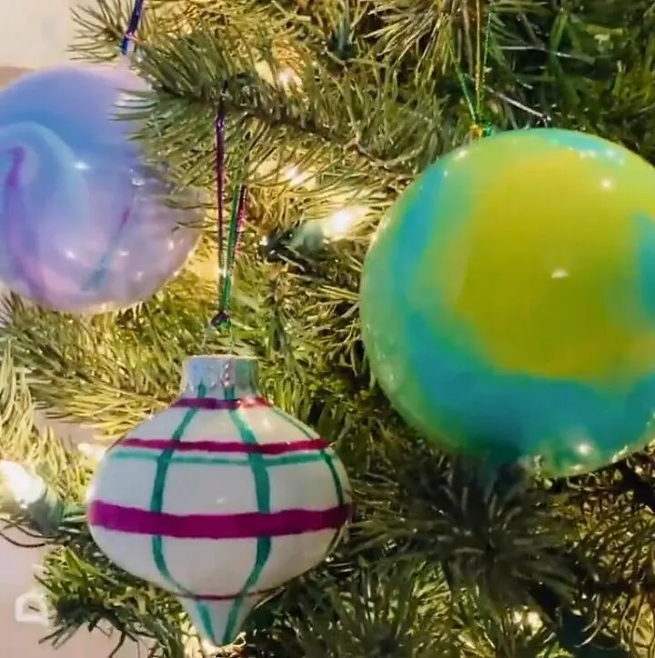 11 Creative Ways to Fill Clear Christmas Ornaments | Hometalk