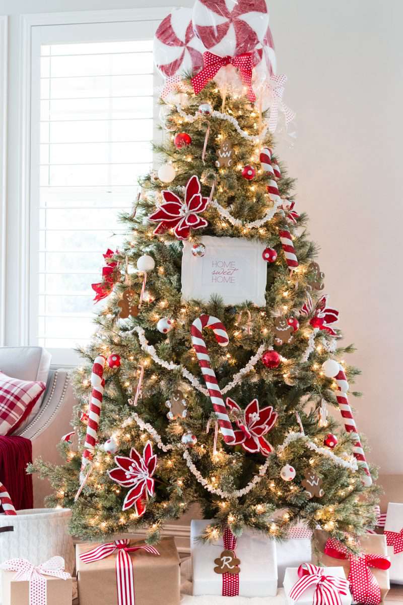 13 Fun and Festive DIY Christmas Tree Toppers You Can Make