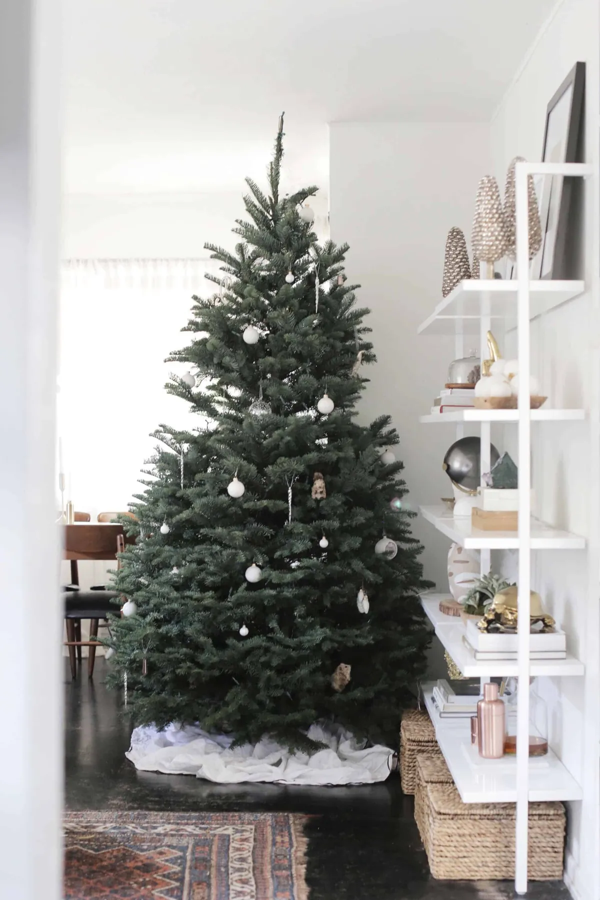 15 Modern Christmas Trees To Fashion Your Own After This Year