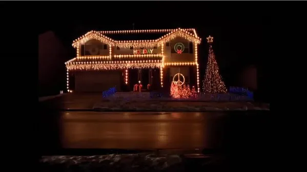 15 Neighborhood Christmas Light Displays That Would Leave Clark Griswold  Speechless