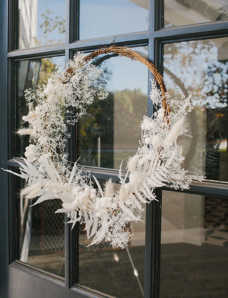 16 Front Door Decorations For Winter Festivities And Fun