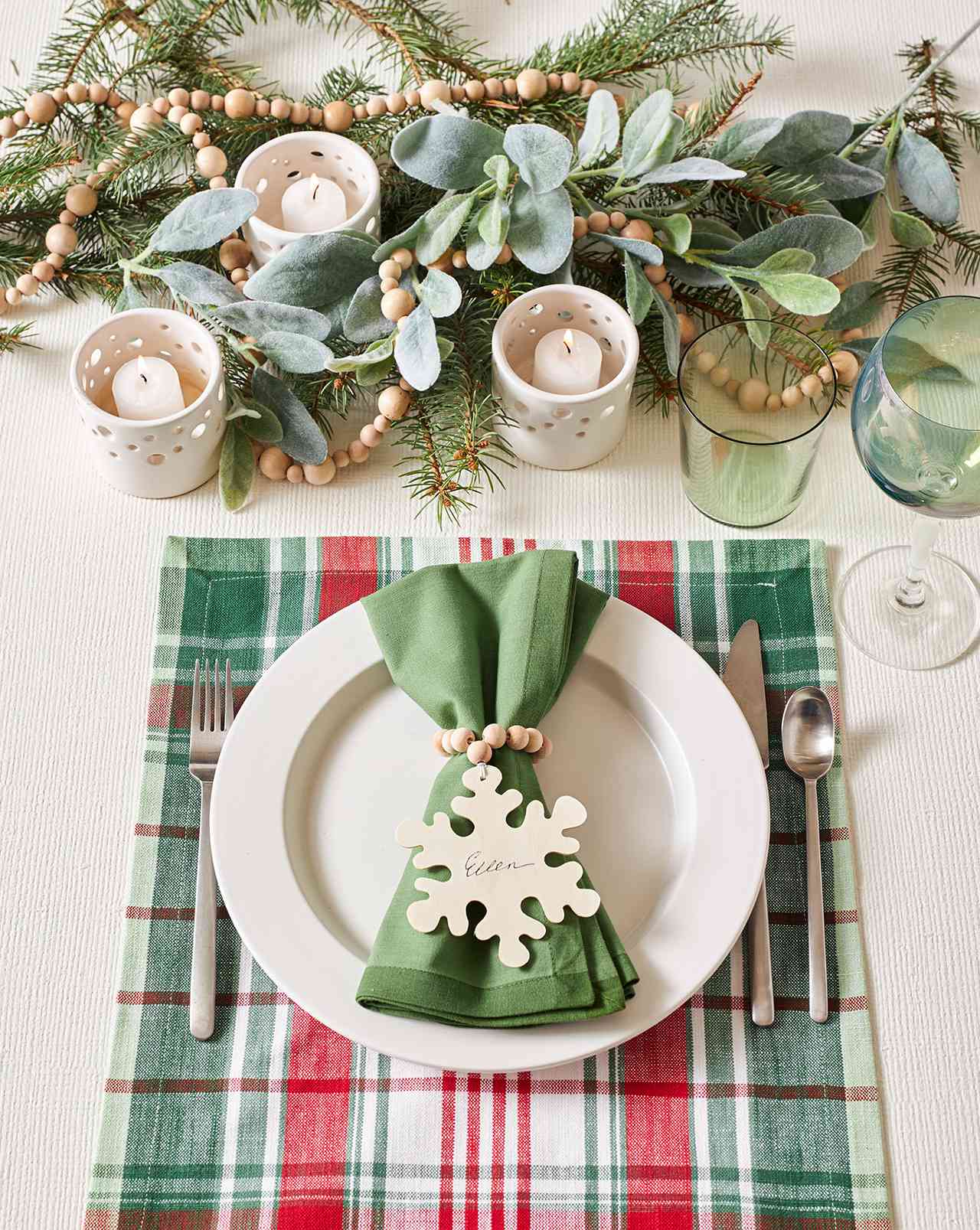 19 Festive Christmas Napkin Folding Ideas