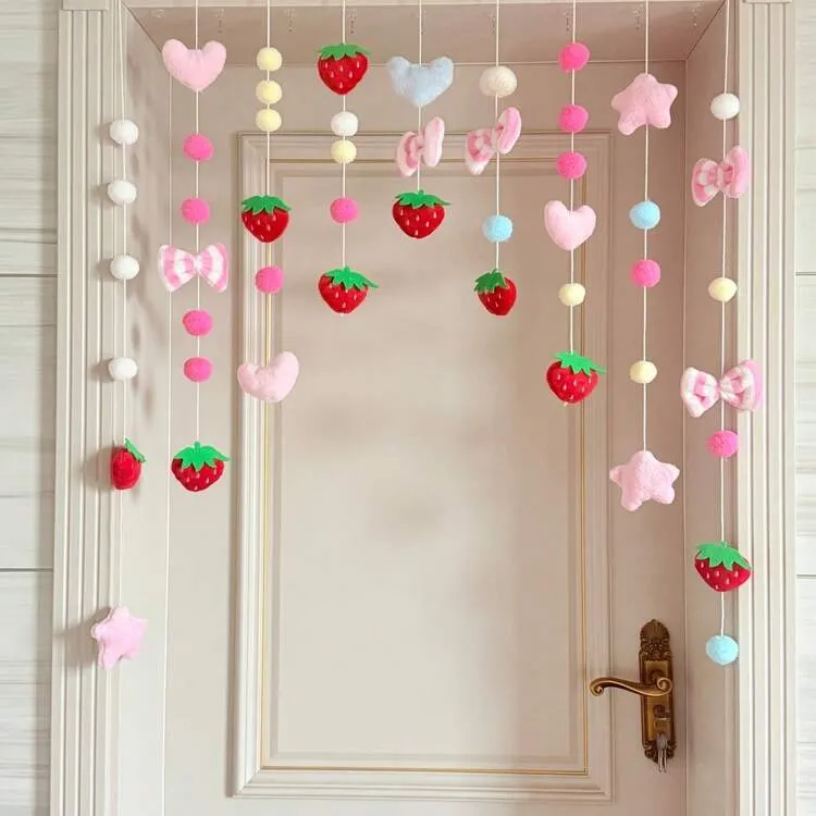 1pc Cute Strawberry & Bow Felt Hanging Curtain, Pink Heart Star Pom Pom Doorway String Decor, Kawaii Room Divider For Girls Bedroom, Nursery, And Party Decoration | SHEIN USA