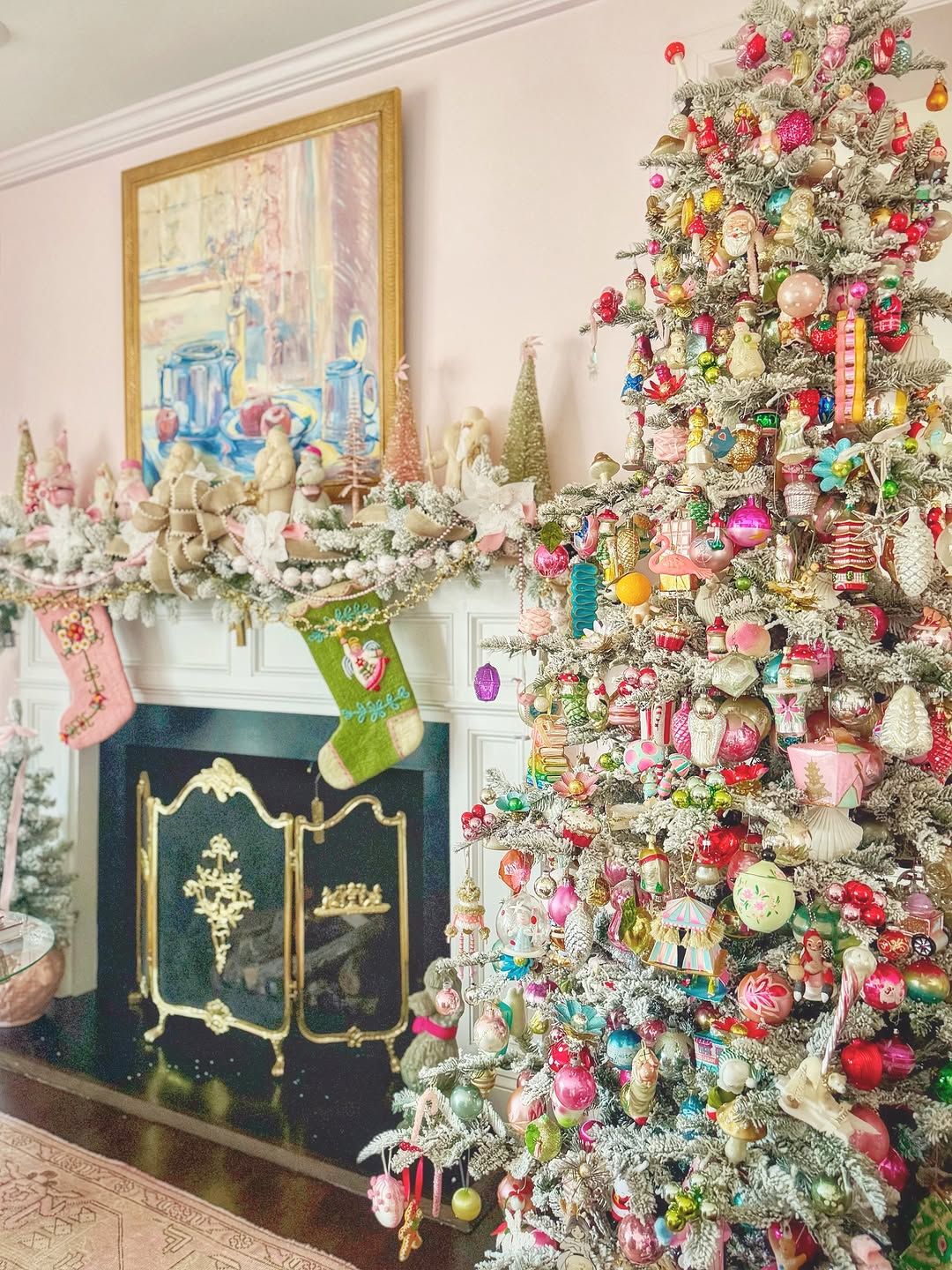 20 Vintage Christmas Decor Ideas That Make Your Tree Look Like a Collected  Heirloom, Not a Store Display