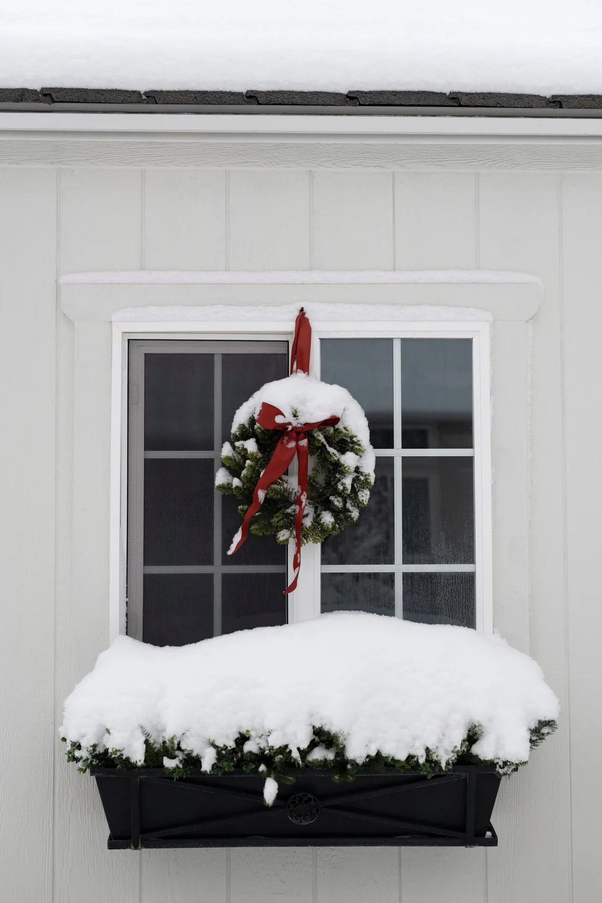 20 Ways to Decorate with Ribbon This Holiday Season