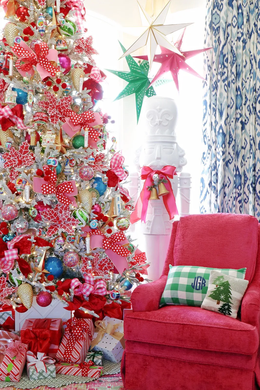 2024 CHRISTMAS HOME TOUR || LIVING ROOM AND CHRISTMAS TREE | Dimples and Tangles
