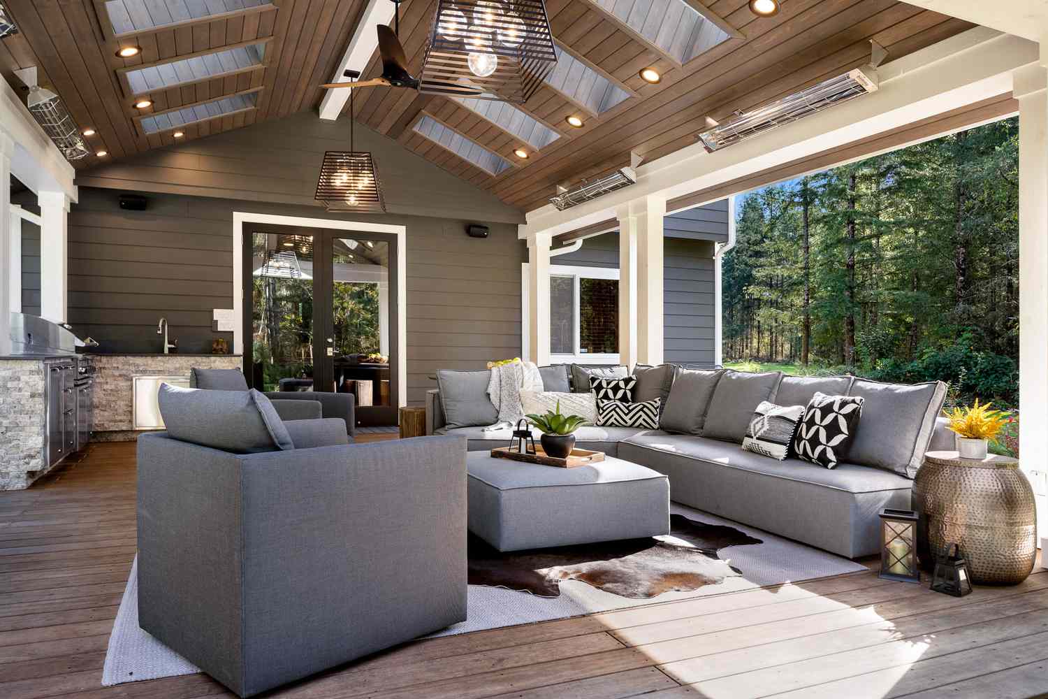 23 Back Porch Ideas to Inspire Your Outdoor Retreat
