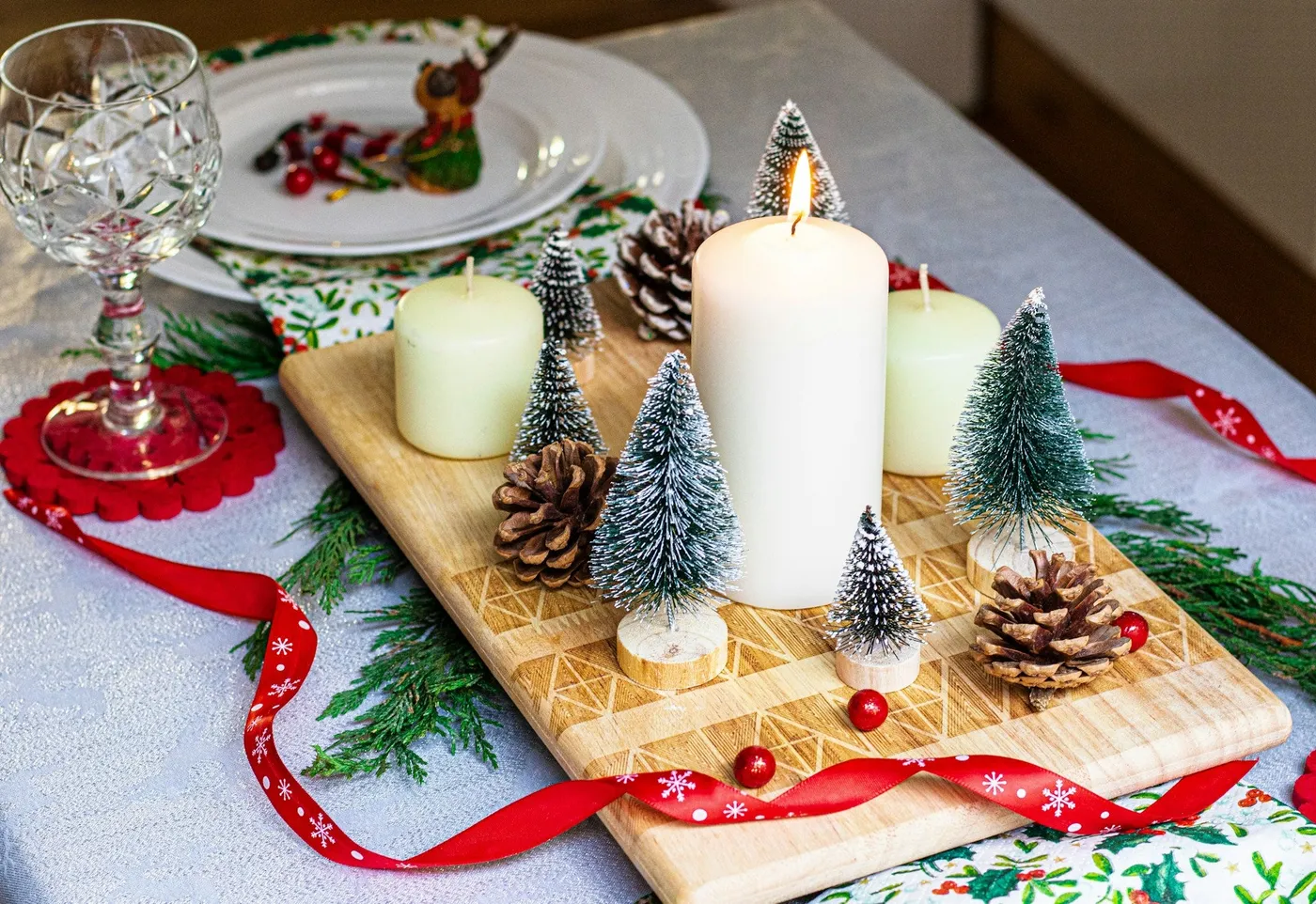 25 Stunning Christmas Window Decorations to Brighten Your Holiday Home – Olivia Wendel
