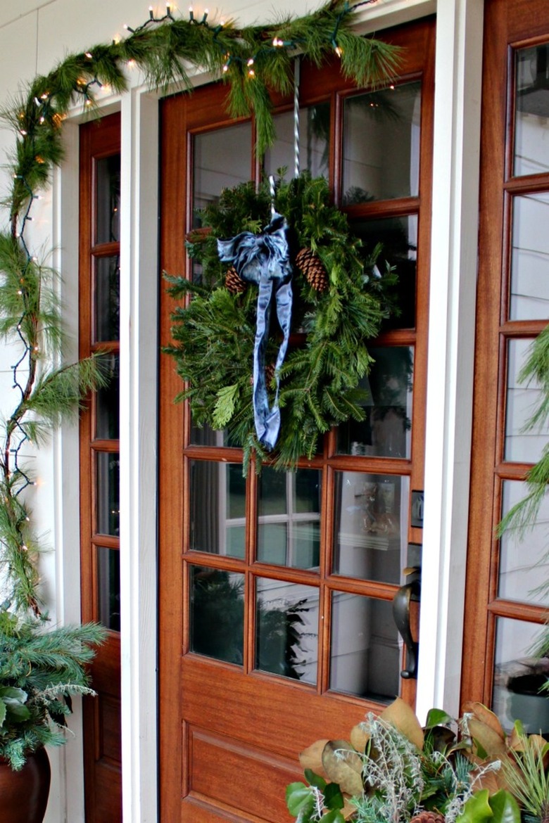 25 Winter Porch Decor Ideas To Make Your Entry More Inviting