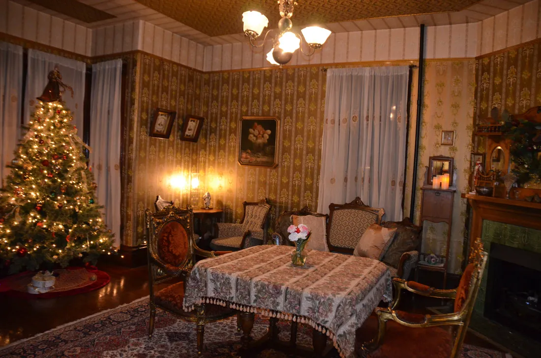 269 - Gingerbread Mansion Inn - The Beth Lists