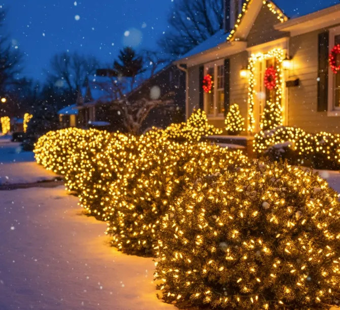 27 Bright Christmas Lights Ideas for Indoors & Outdoors – DeckTok