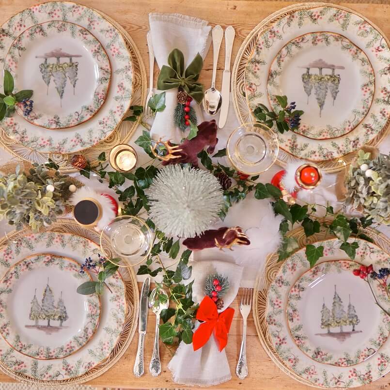 3 Red and Green Festive Table Decorating Ideas | Archi-living.com - Web Magazine by Architects and Designers