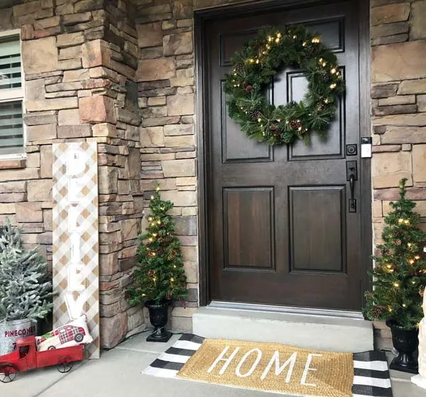 30 Stunning Farmhouse Christmas Front Porch Decor Ideas for a Warm Holiday  Welcome - Decor Home Original