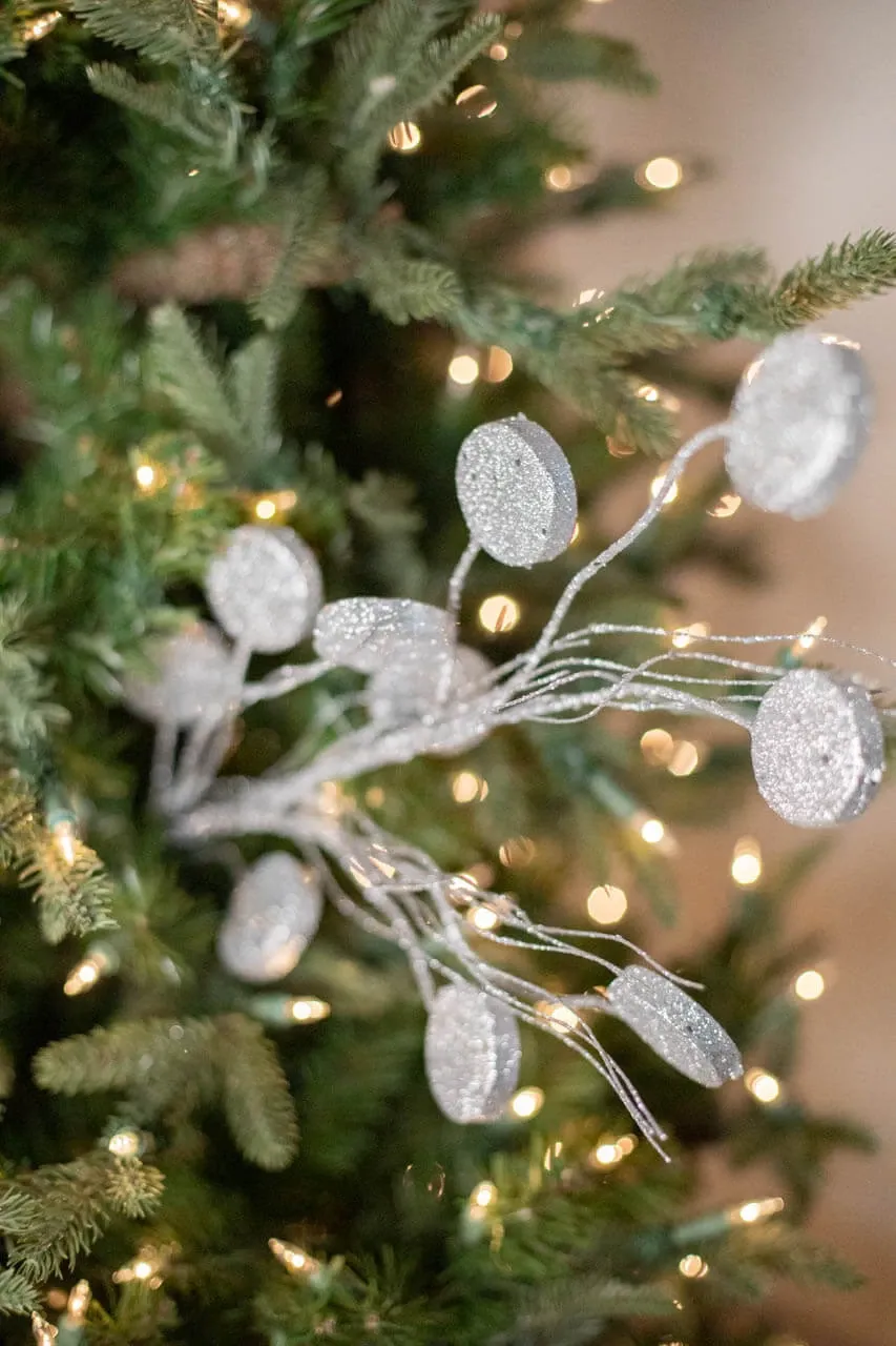 33” Glitter Silver Dollar/Twig Spray Silver