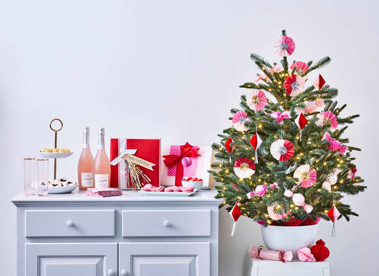 34 Pink Christmas Decor Ideas for a Nontraditional Twist