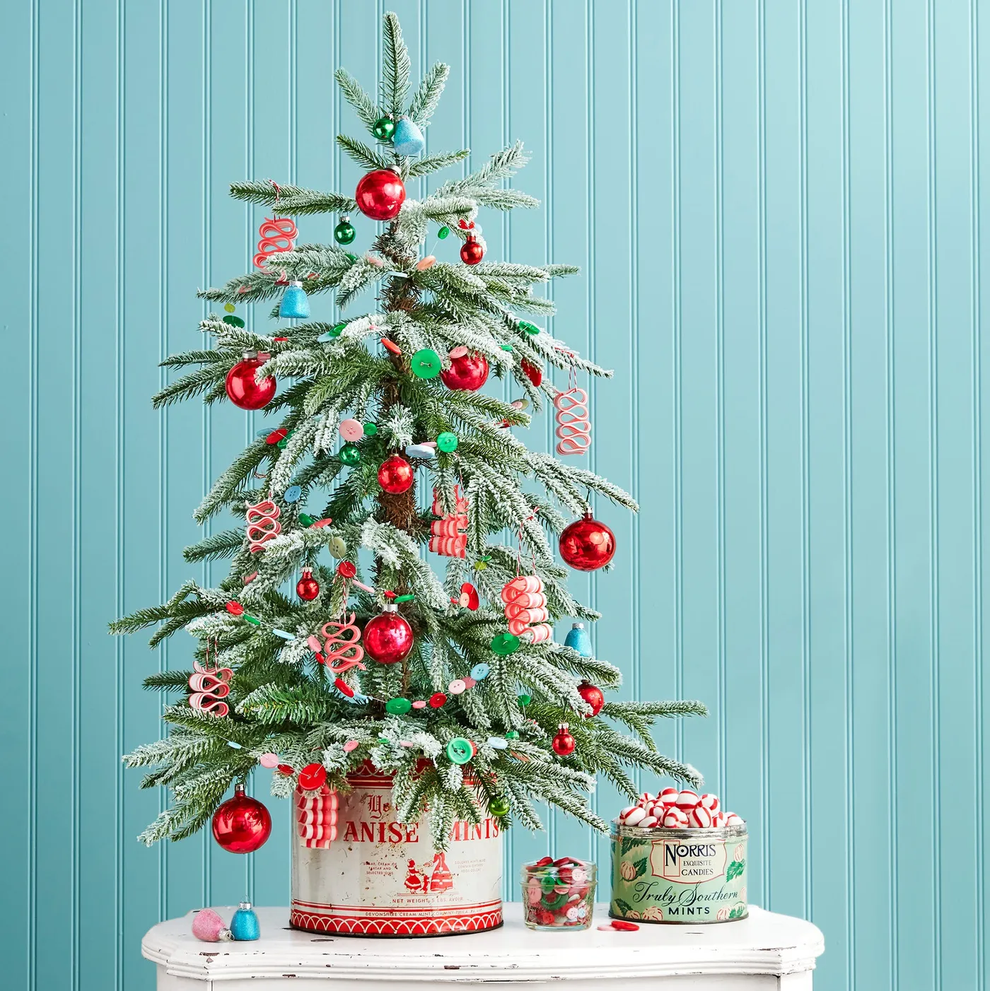 37 Best Small Christmas Tree Ideas With Big Holiday Spirit