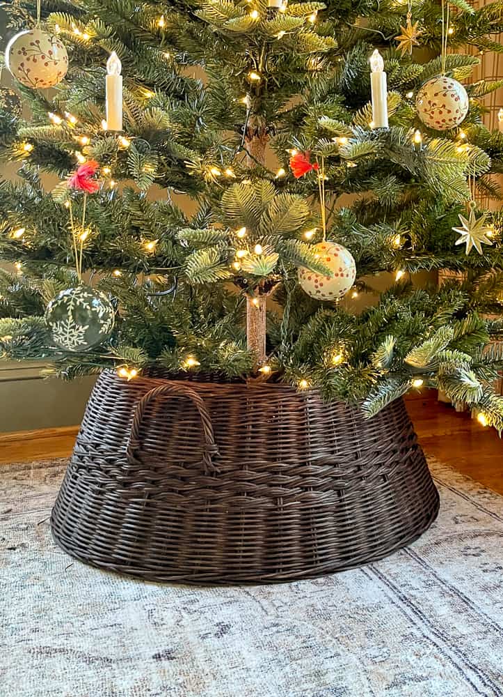 4 Stylish Christmas Tree Skirt Alternatives - Stefana Silber