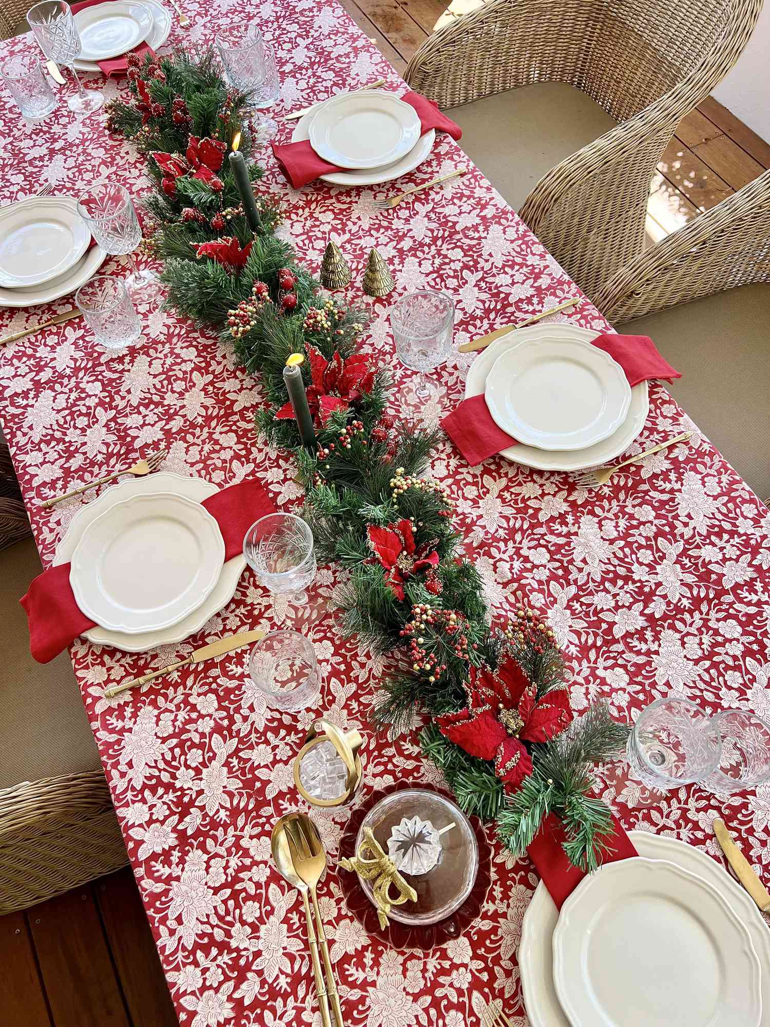 40 Pretty Christmas Tablescape Ideas for a Festive Holiday