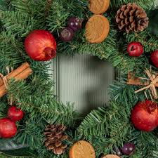 40cm Festive Spice Christmas Wreath with Pinecones and Faux Dried Fruit - Tesco Groceries