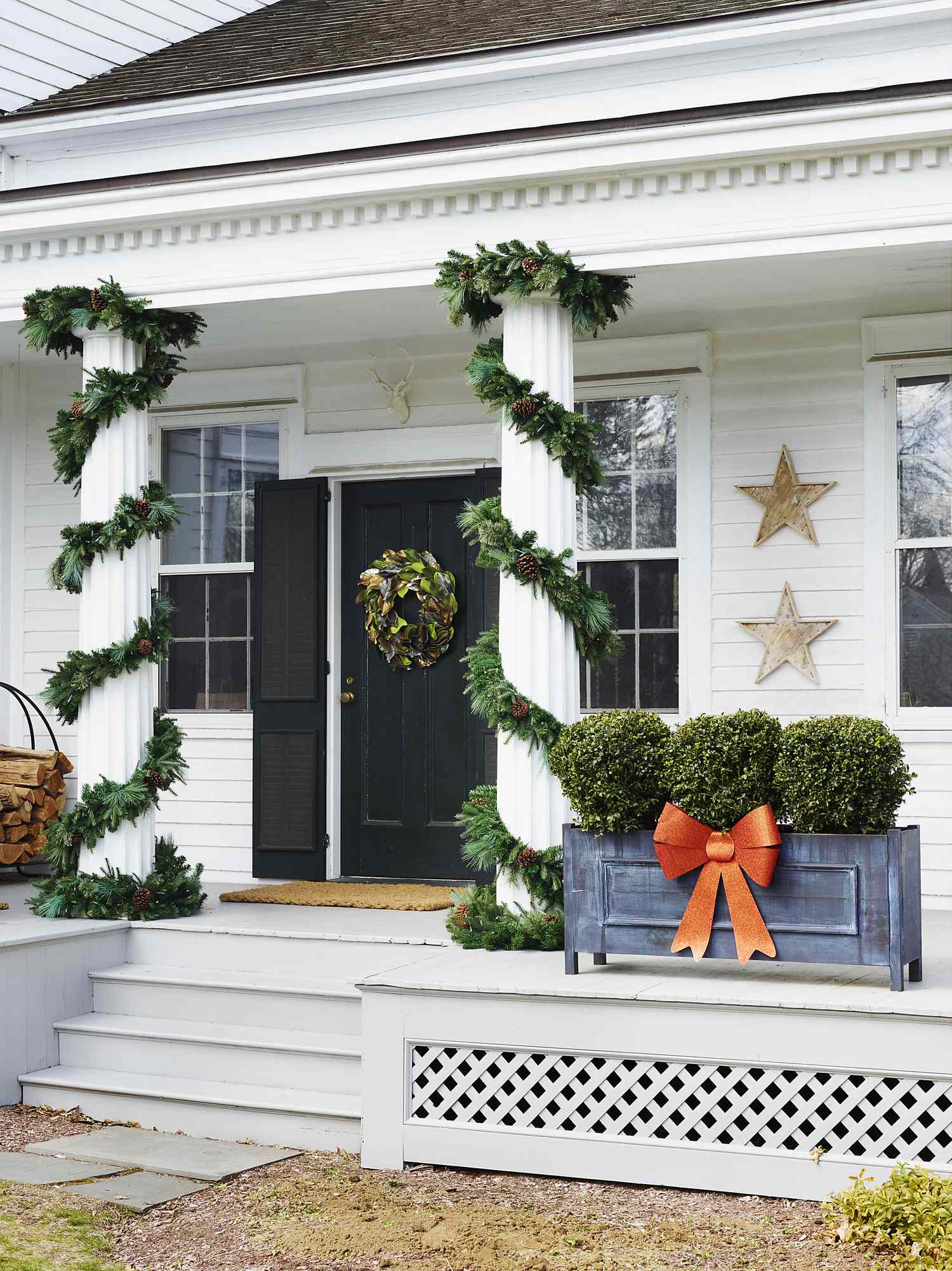 45 Outdoor Christmas Decorating Ideas That Bring the Cheer