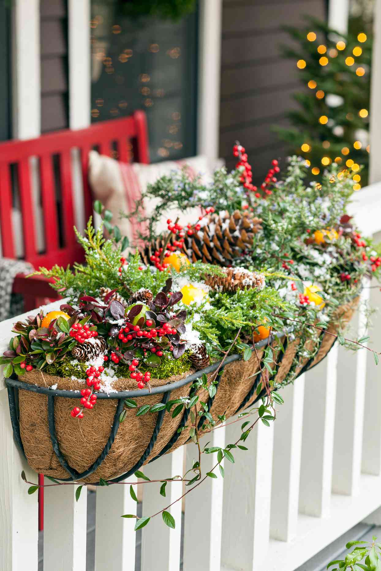 45 Outdoor Christmas Decorating Ideas That Bring the Cheer