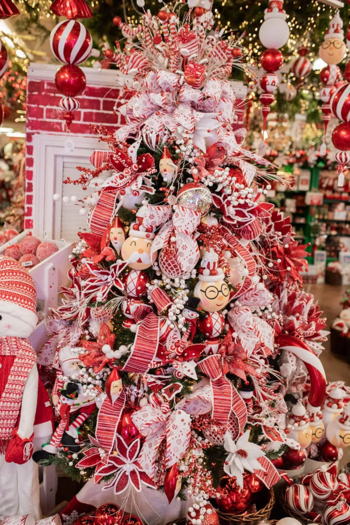 48+ Inspirations and Christmas Tree Themes to Love! - Decorator's Warehouse