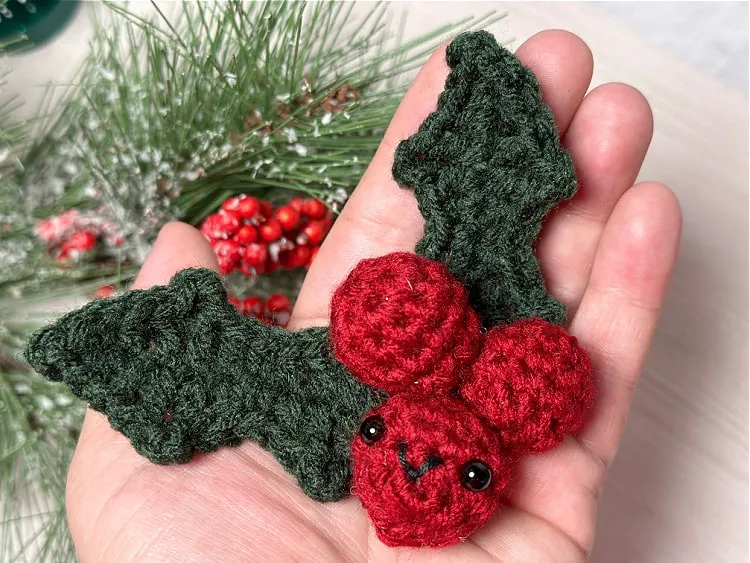 5 Little Monsters: Jolly Holly- Woodland Christmas Crochet Along Day 8