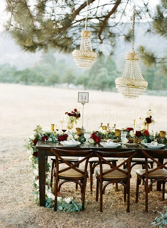 5 Magical Winter Wedding Tablescapes : Chic Vintage Brides