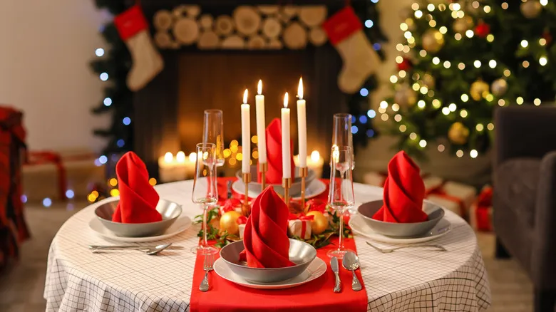 50 Christmas Dining Room Decor Ideas To Celebrate A Festive Feast In Style
