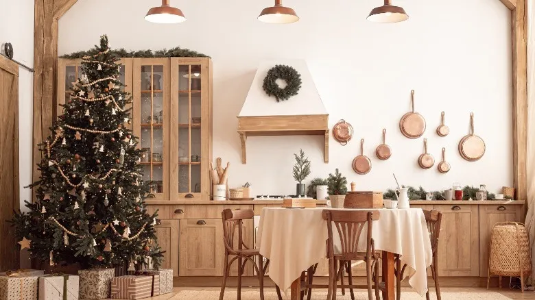 55 Fun Holiday Decor Ideas With Non-Traditional Color Schemes