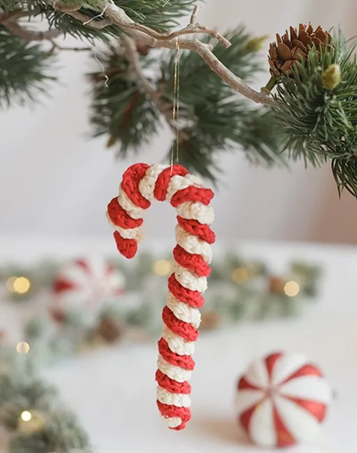 55 Handmade Christmas Decorations, Winter Holiday Crafts, Unique Gift Ideas