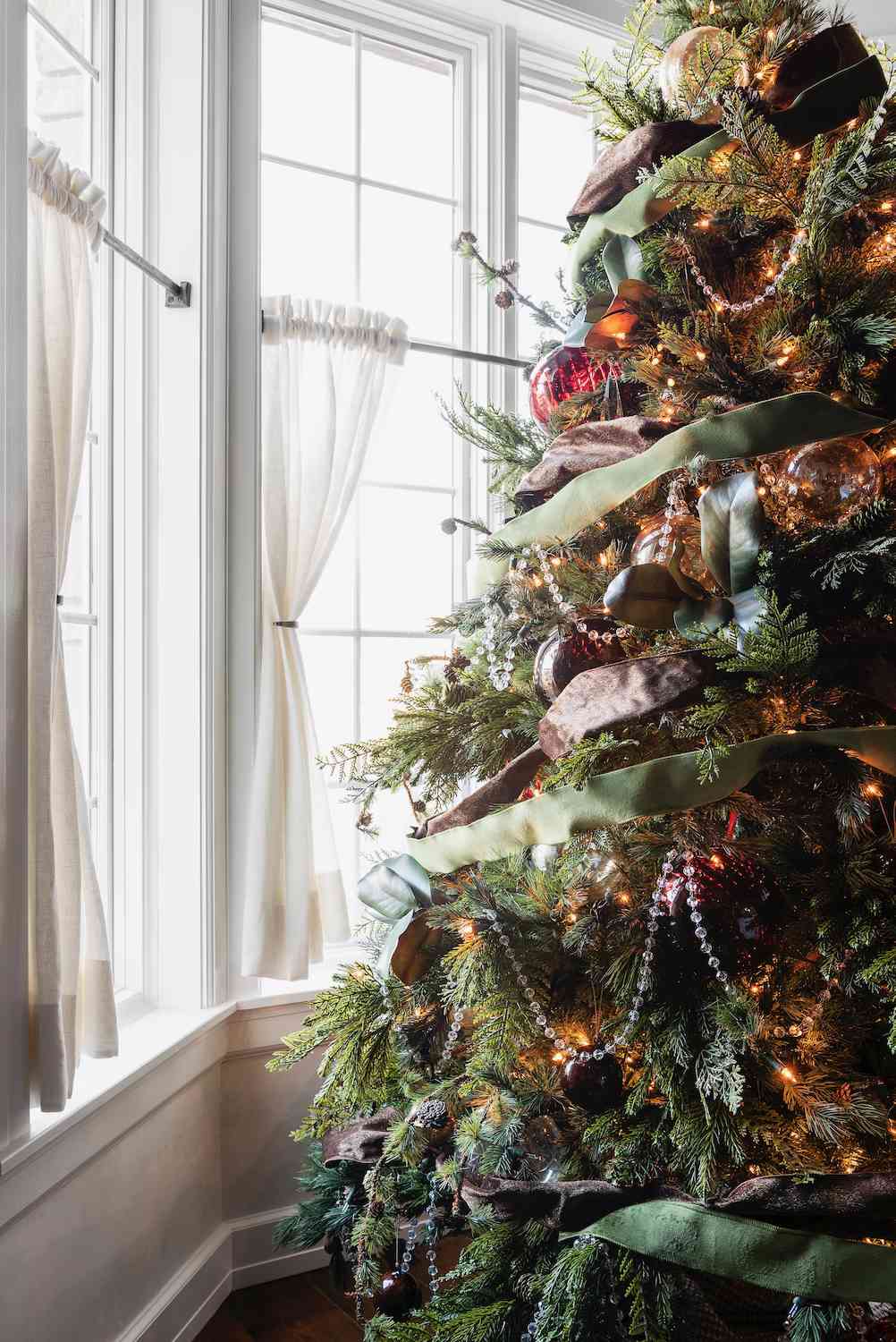 60 Christmas Tree Decorating Ideas for Your Most Beautiful Tree Ever