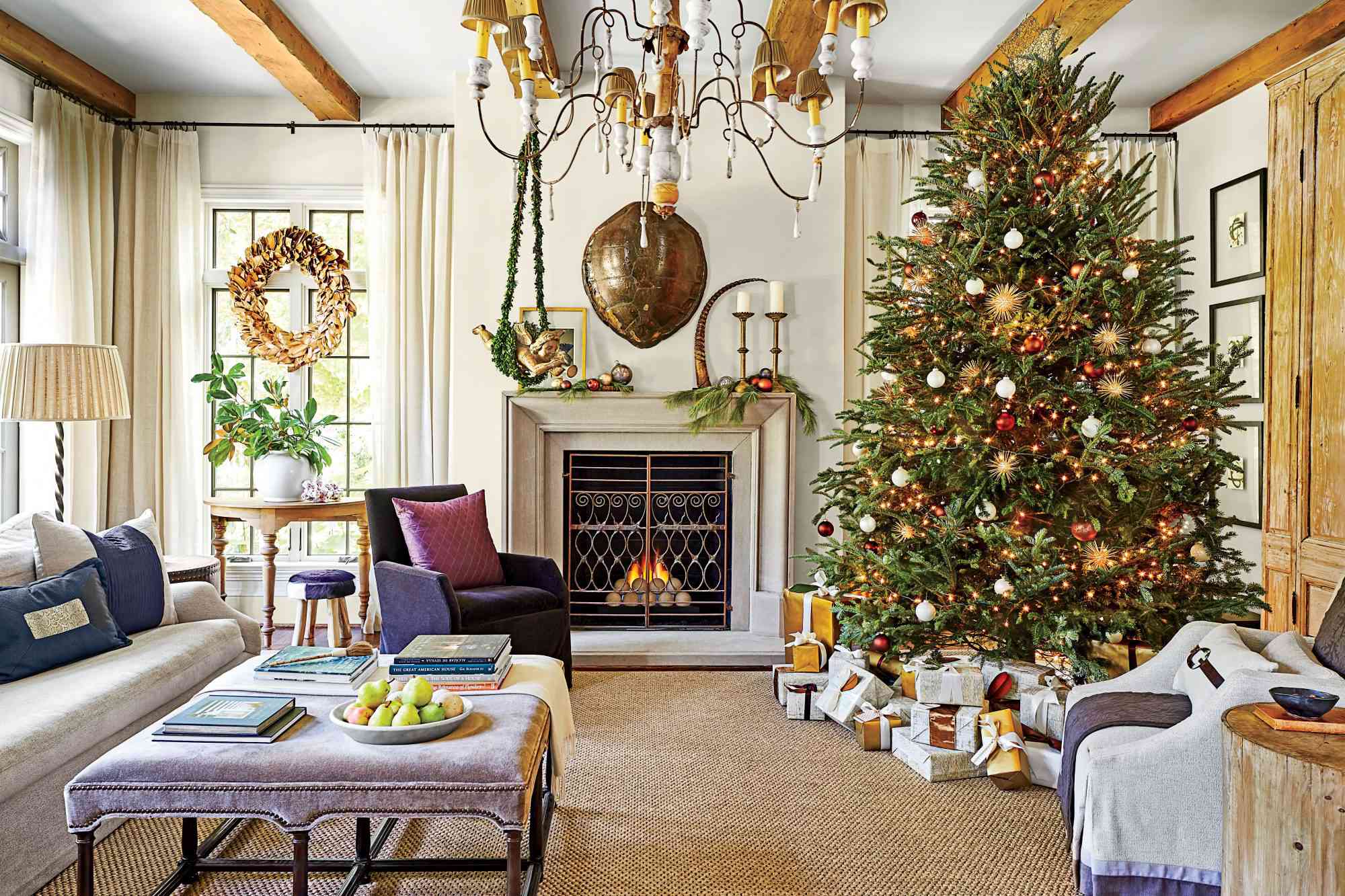 7 Christmas Decorations You Should Get Rid Of Before Decorating This Year -  AOL