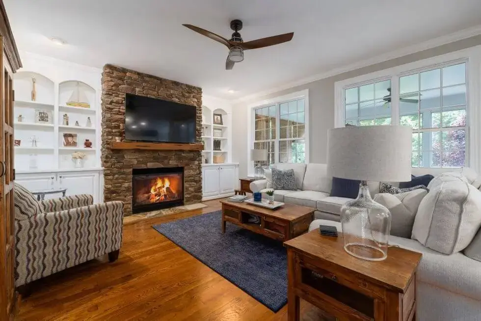 7 Fireplace Trends That Will Inspire Your Home Renovation