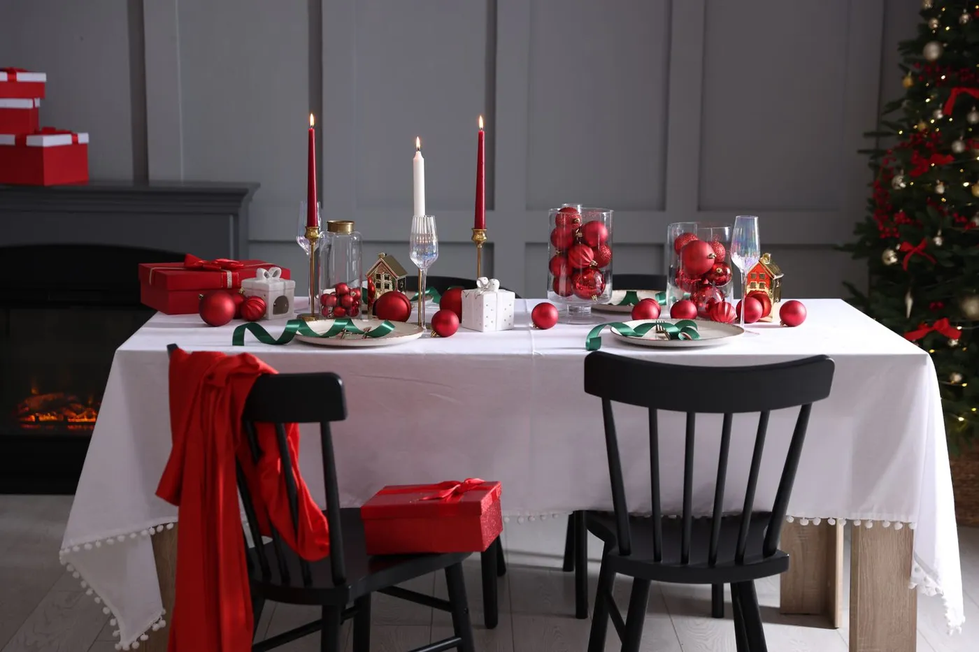 7 Holiday Décor Items You Should Throw Away ASAP