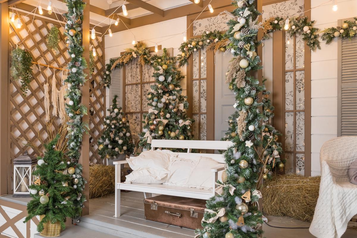 7 Winter Porch Decor Ideas You Will Love