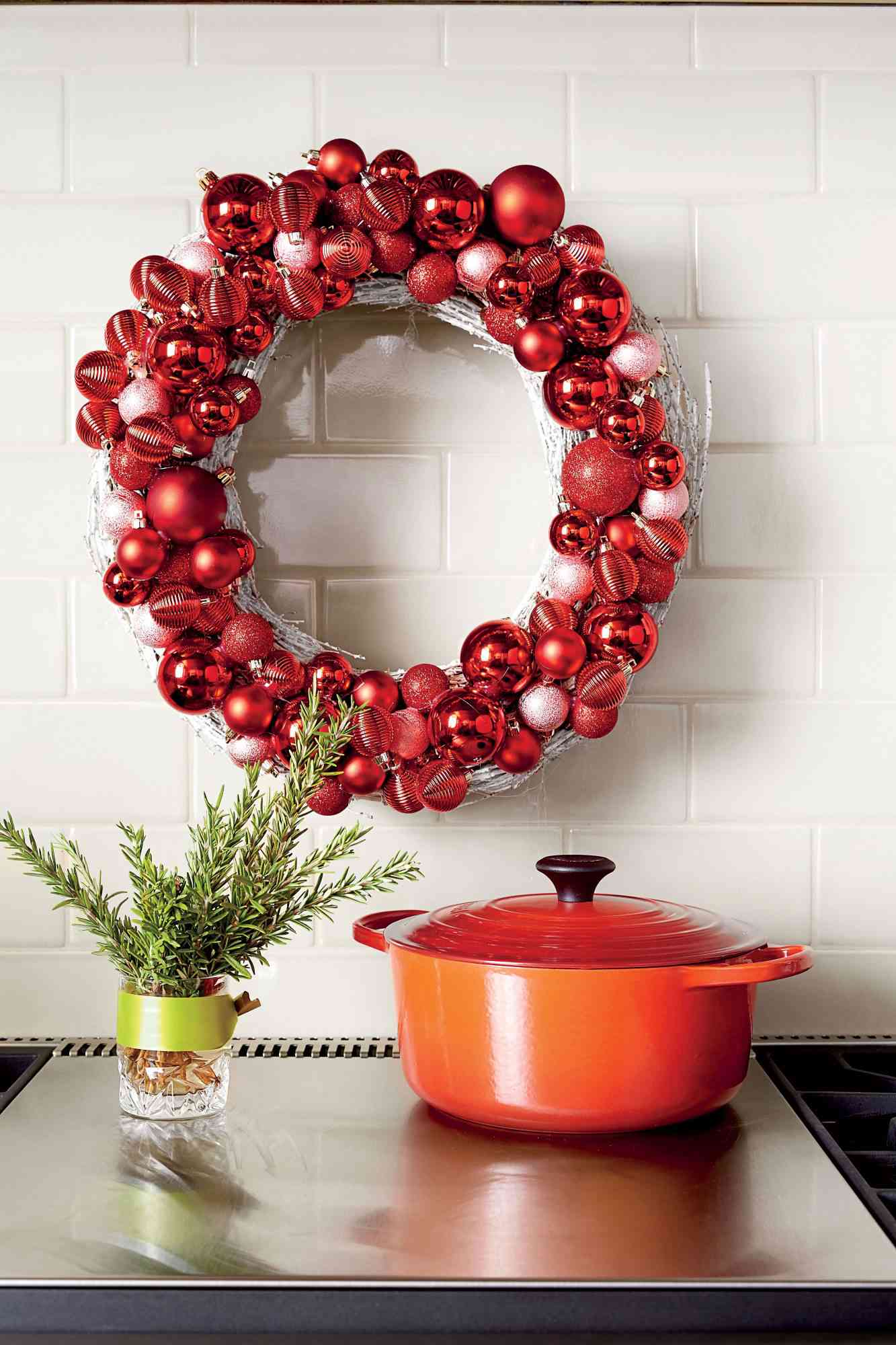78 Festive Christmas Wreath Ideas For Every Space