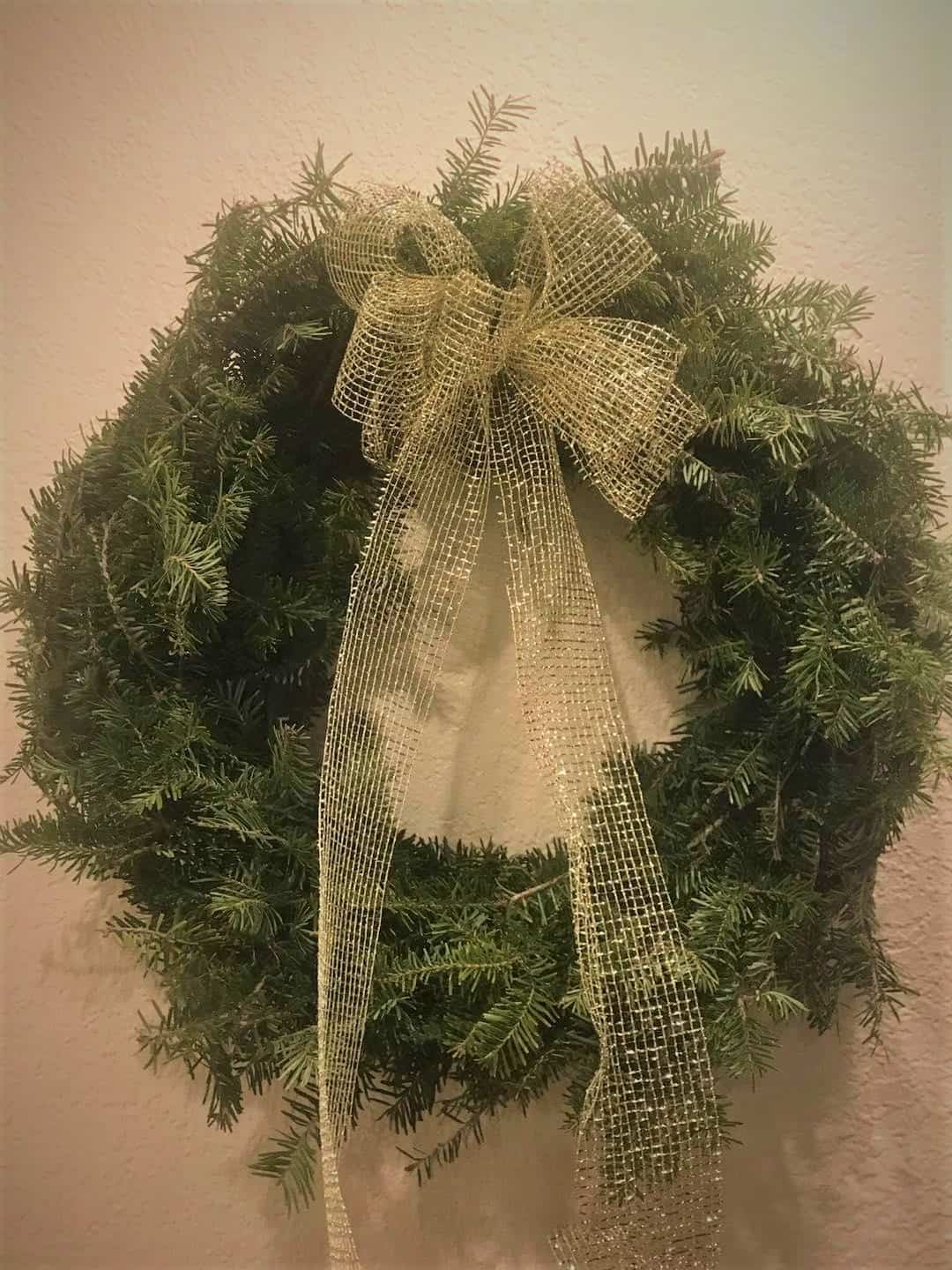 8 Easy Rustic Holiday Decor Ideas - Wreaths, Planters