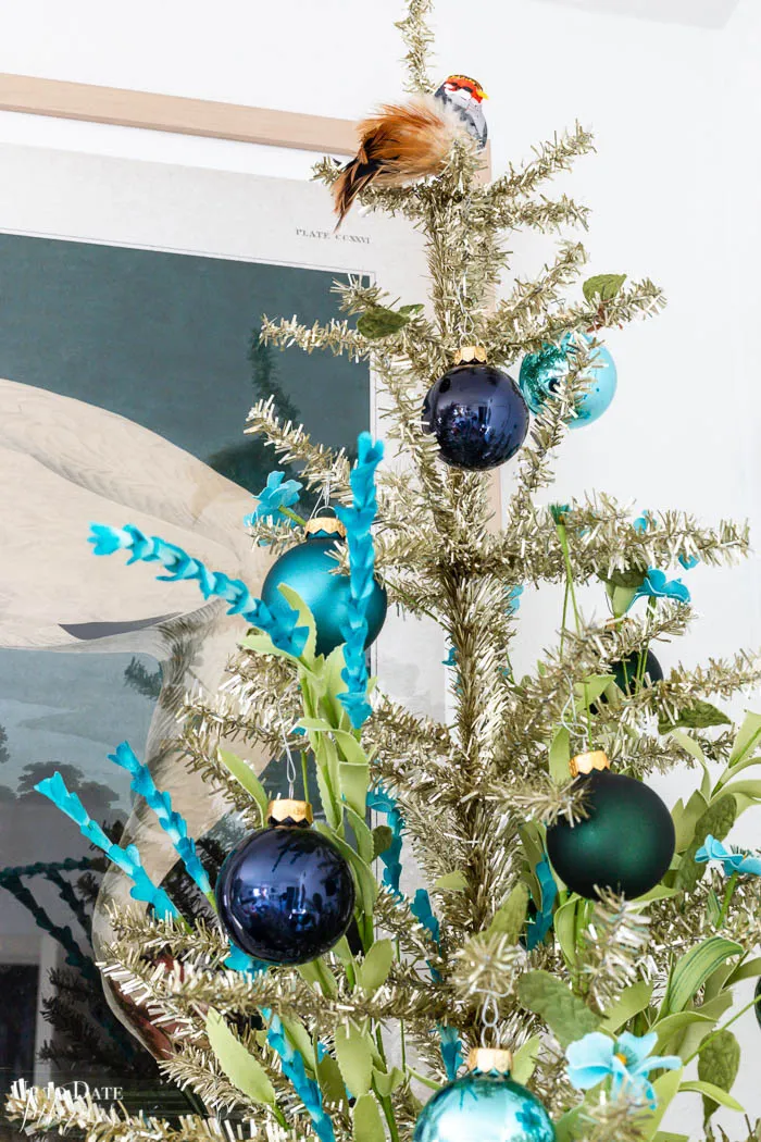 A Beautiful Blue and Green Christmas Decorating Idea in the Bedroom -