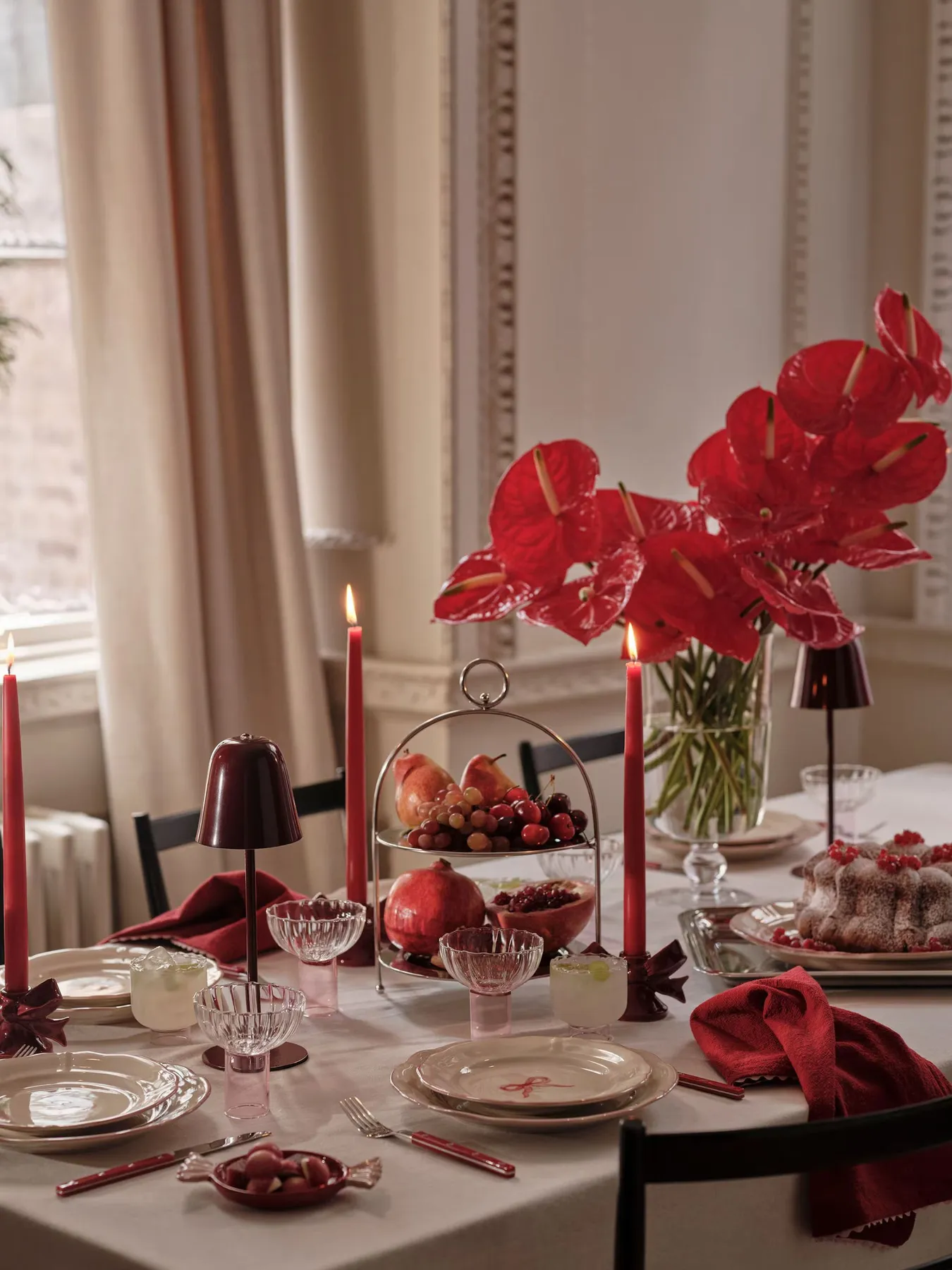 A Christmas tablescaping guide for maximalists, minimalists and vintage lovers - Vogue Scandinavia