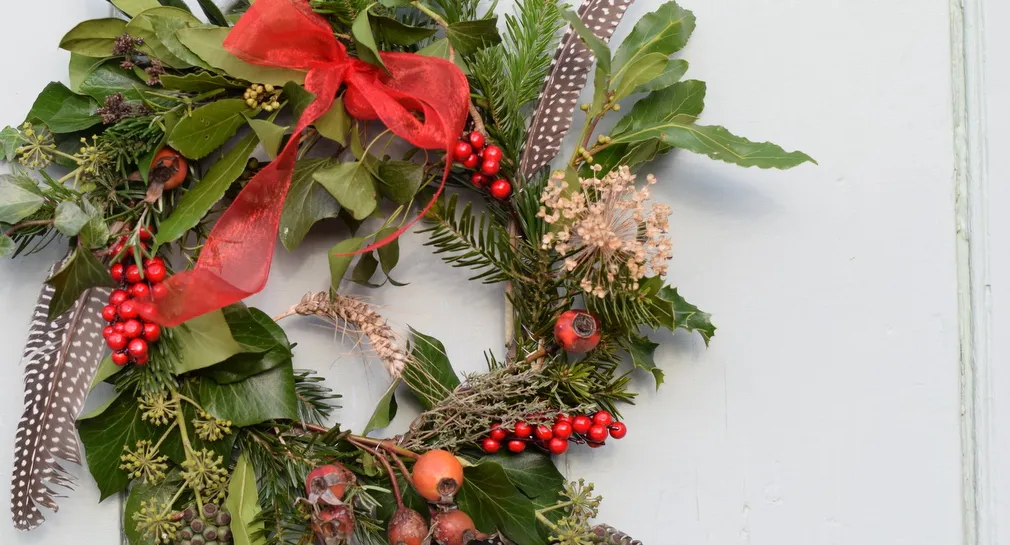 A Country Style Christmas Wreath – SLAMSEYS