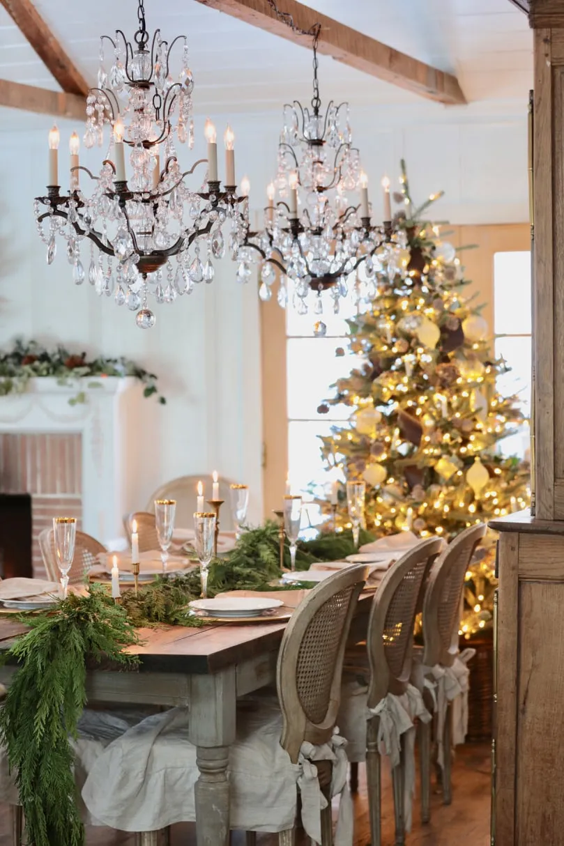 A few tips & a little Christmas in the dining room - French Country Cottage