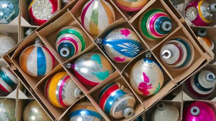 A Guide To Christmas Antiques and Vintage Christmas Decorations