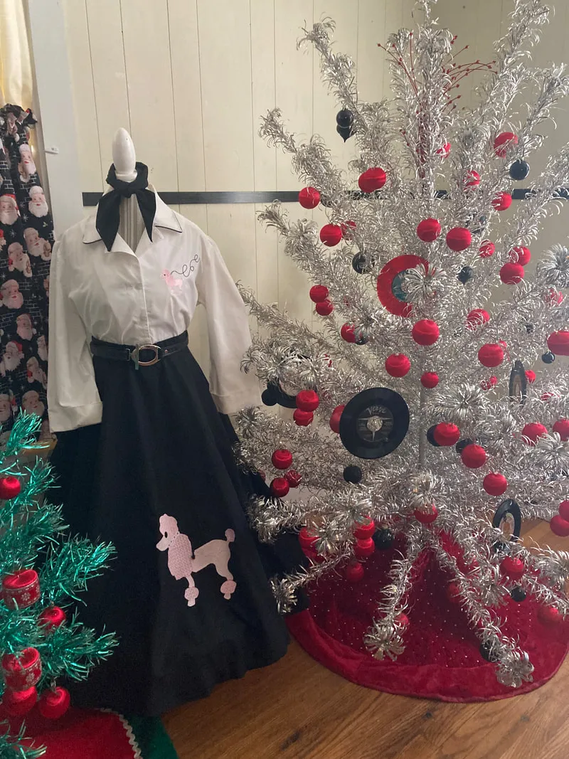 Aluminum Trees - Aluminum Tree and Ornament Museum
