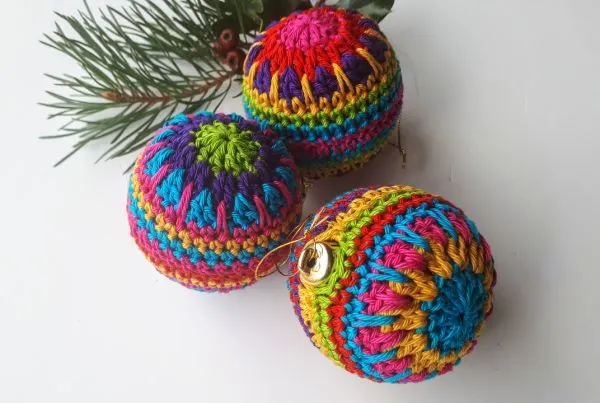 Annie Design Crochet Christmas Bauble Kit