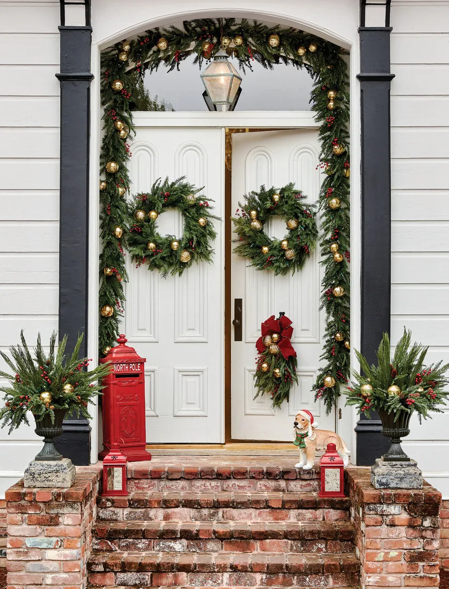 Balsam Hill - 2023 Holiday 2 - Outdoor Silver and Gold Wreath